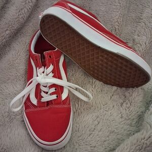 OLD SKOOL Bright Red Classic Low Top Vans Size W7/M5.5
